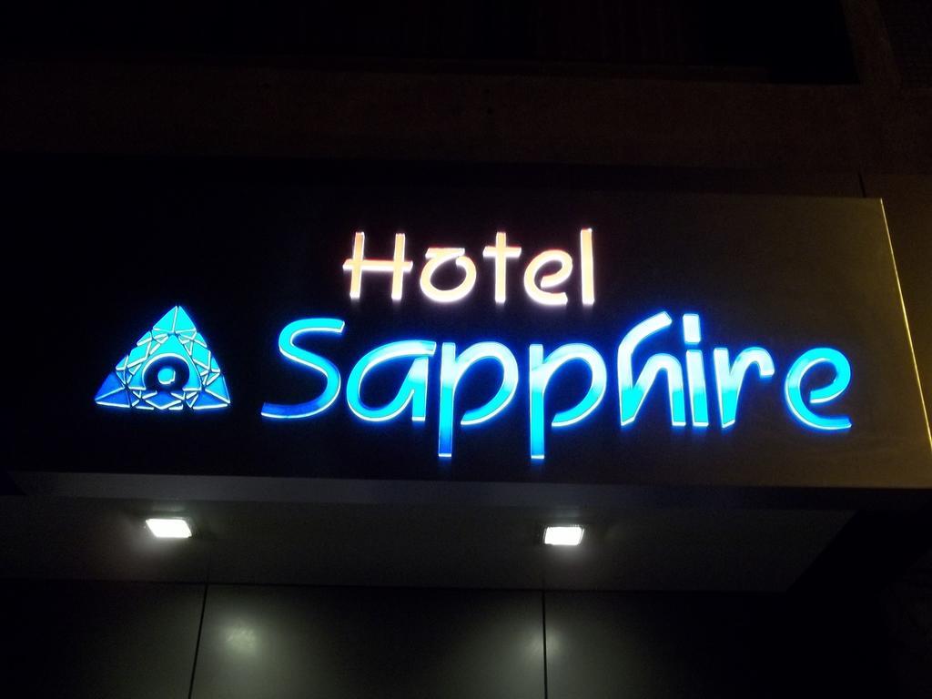 Hotel Sapphire Junagadh Bagian luar foto