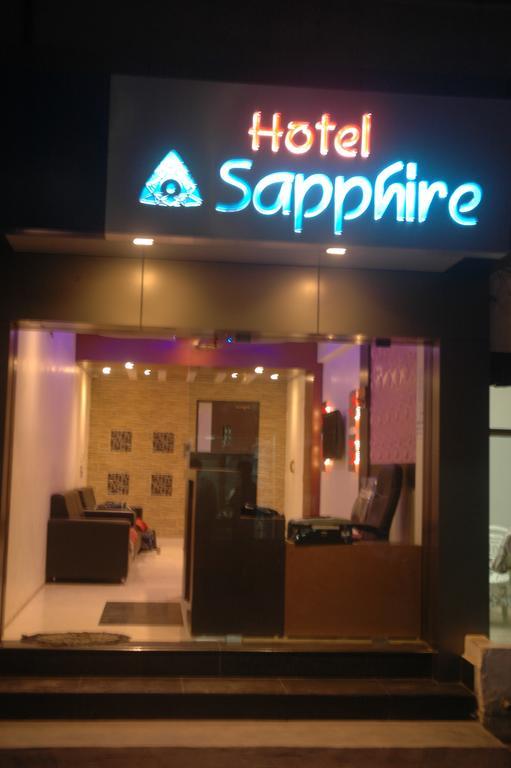 Hotel Sapphire Junagadh Bagian luar foto